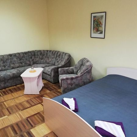 Rooms For Rent On Vokzal Брест Екстер'єр фото